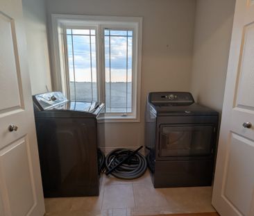 For Lease - 69 Periwinkle Drive, Hamilton, Ontario - Photo 4