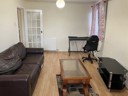 2 Bed Flat, Formartine Road, AB24 - Photo 2