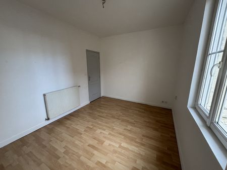 MAISON 3 CHAMBRES AVEC COURETTE - QUARTIER SAINT MAURICE - Photo 2