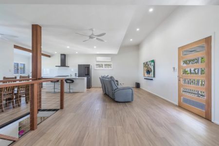 Exceptional Family Home Moments From The Beach - Photo 5