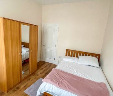 Room in a Shared House, Westbury Terrace, E7 - Photo 5