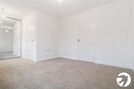 3 bedroom end of terrace house to rent - Photo 4