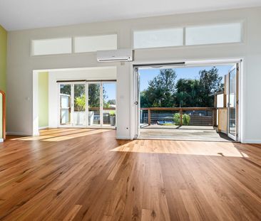 Spacious 4 Bedroom Home with Above Ground Swimming Pool - Photo 1