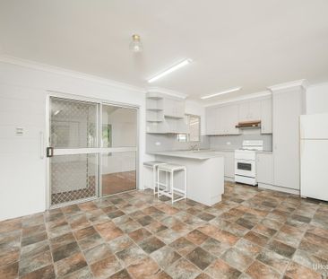 Low Set Family Home! - Photo 6