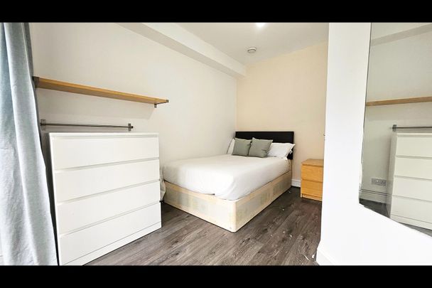 6 Bed Flat, Alphabet Square, E3 - Photo 1