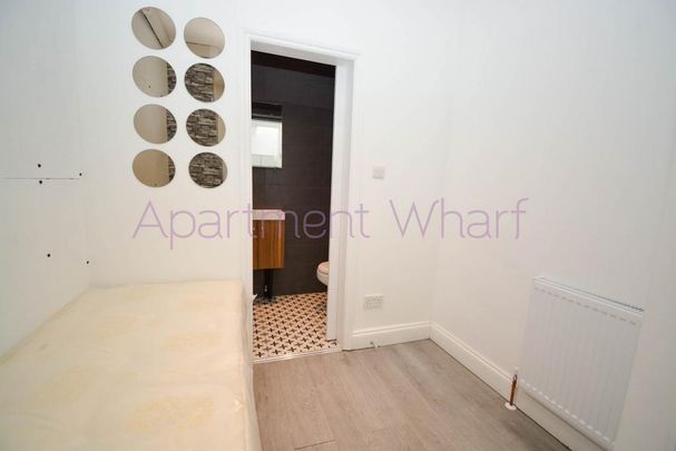 1 bedroom in a flat share to rent - Photo 1