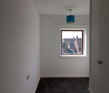 3 bedroom end of terrace house to rent - Photo 1