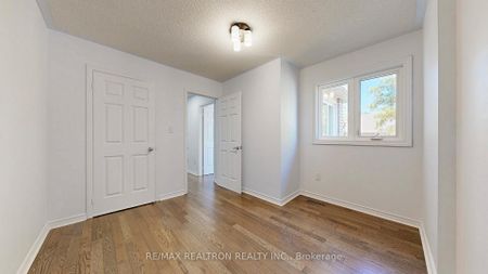 For Lease - 558 Willowick Drive, Newmarket, Ontario - Photo 4
