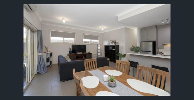 Modern Family Home in Blake’s Crossing – Walk to Shops - Photo 1