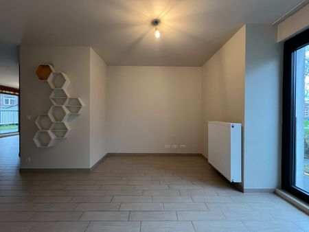 Charmant appartement aan de Leiekaai – Toplocatie in Gent met garagebox - Photo 3