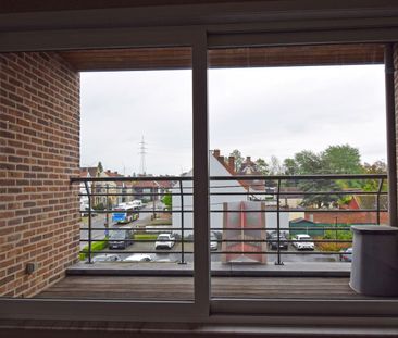 Verzorgd twee slaapkamer appartement in Roeselare met garage - Foto 2