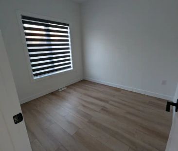 1106 Rosemount Ave — 1106 Rosemount - Photo 1