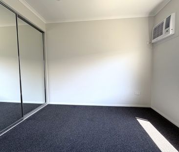 MODERN LIVING IN MOUNT LOW - 4 BEDROOMS + MEDIA ROOM - Photo 1