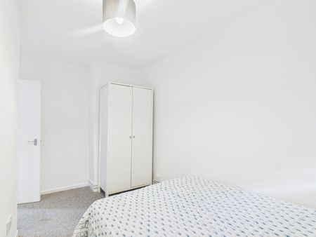 4 Bed Maisonette, Dovet Court, SW8 - Photo 5