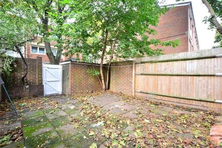 Hevelius Close, London, SE10 - Photo 2