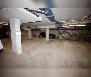2 Bed + Den 1.5 Bath Underground Parking Glenora - Photo 5