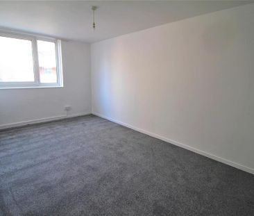 3 bedroom apartment to rent - Photo 4