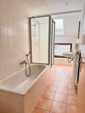 Exklusive Dachgeschosswohnung - Foto 2