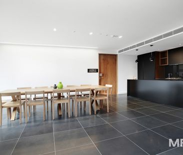 Stylish home with study - Photo 6