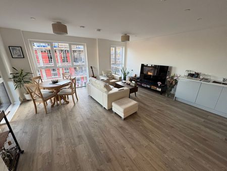 Room in a Shared Flat, Mahogany House, TW8 - Photo 2