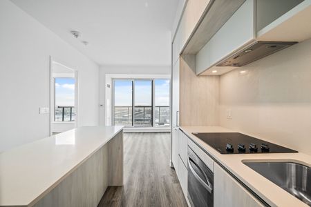 For Lease - 2 David Eyer Road Unit# 1032, Richmond Hill, Ontario - Photo 5