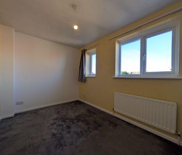 2 bedroom semi-detached house to rent - Photo 3