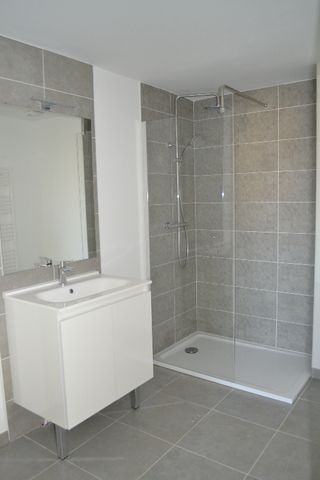 Location Appartement 4 pièces 78m² PERPIGNAN 66000 - Photo 5