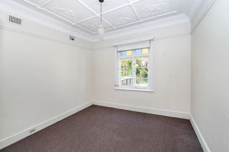“ART DECO TWO BEDROOM APARTMENT” - Photo 3