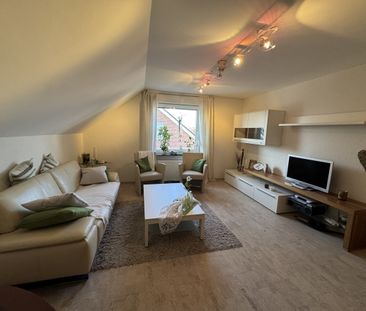 Chic und gepflegt! 4-Zimmer-Dachgeschosswohnung mit Gartennutzung! - Photo 2