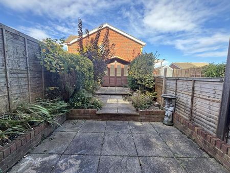 2 bedroom terraced house to rent - Photo 2