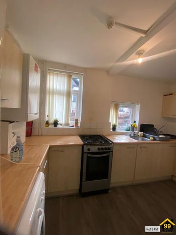 6 bedroom detached house to rent - Photo 2