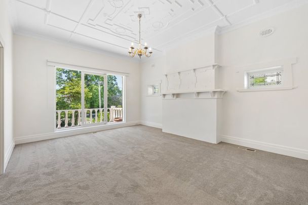 Renovated 4-Bedroom Art Deco Home in Prized Location - Photo 1