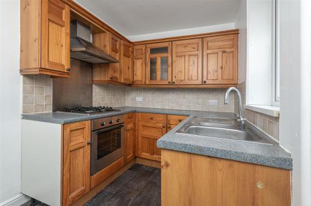 3 bedroom terraced house to rent - Photo 4