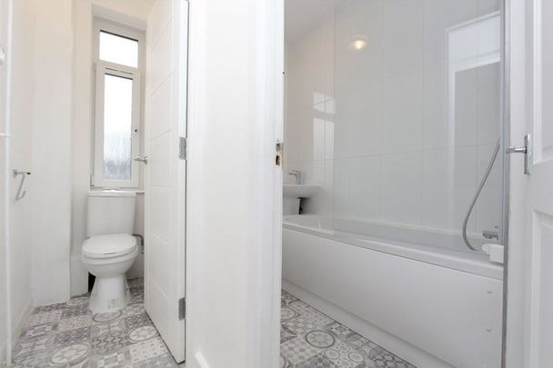 Room in a Shared Flat, Firth House, E2 - Photo 1