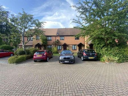 Martinsyde, Woking, GU22 - Photo 2