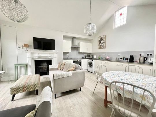 3 bedroom flat to rent - Photo 1