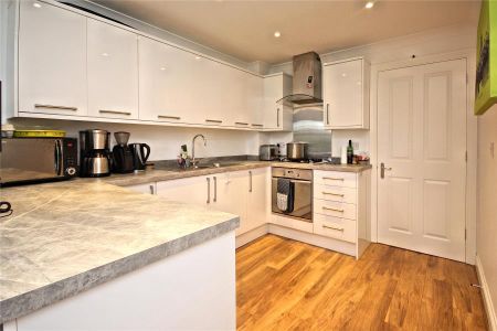 Maybury Road, Woking, Surrey, GU21 - Photo 5