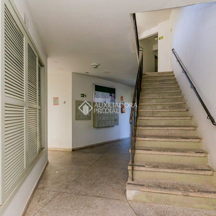 Apartamento com 2 quartos e 48m² para alugar em Jardim Itu, Porto Alegre. - Foto 1