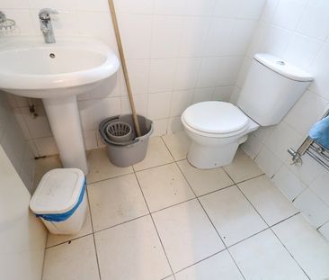 Room in a Shared House, Ashlin Road, E15 - Photo 6