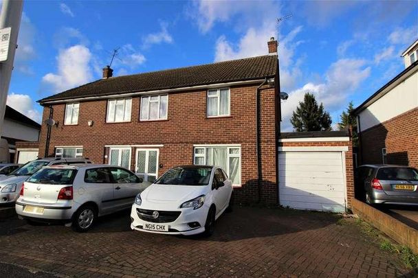 Lodge Close, Uxbridge, UB8 - Photo 1