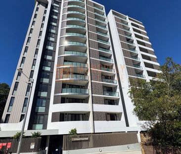 AS NEW STUNNING 1 BEDROOM APARTMENT IN PRIME LOATION - Photo 2