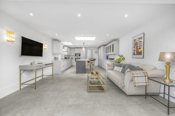 Surrey Road, Peckham Rye, SE15, London - Photo 1