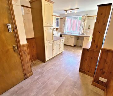 3 bedroom House To Let - Photo 2