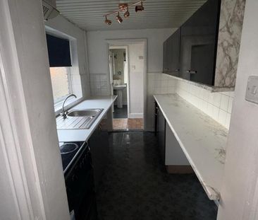 3 bedroom terraced house to rent - Photo 6