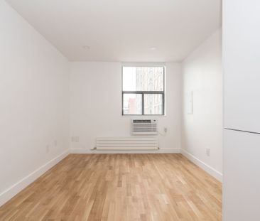 798 Richmond Street West - Photo 1