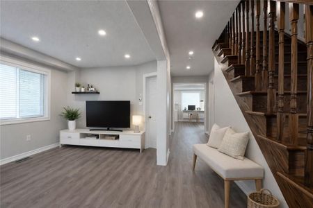 For Lease - 7 HOLLINRAKE Avenue, Brantford, Ontario - Photo 3