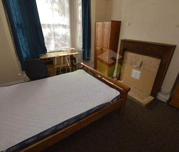 4 bedroom terraced house to rent - Photo 4