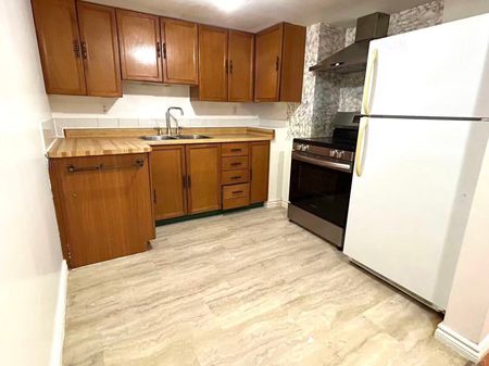 For Lease - 368 Browndale Crescent Unit# Basement, Richmond Hill, Ontario - Photo 2