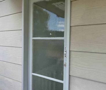 Newly Renovated - 2 bedroom Pet Friendly In To... - Photo 5