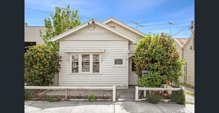 PERIOD CHARM MEETS LIFESTYLE CONVENIENCE - Photo 5